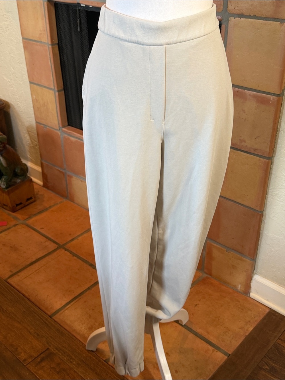 lululemon athletica Light Beige Jogger Leg Pull-On Pants, size 12
